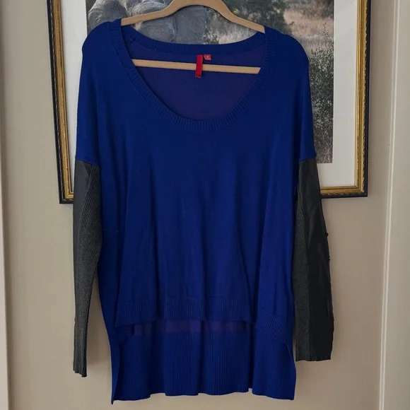 5/48 Royal Blue Sweater with Red Brand Tag - Picture 2 of 9